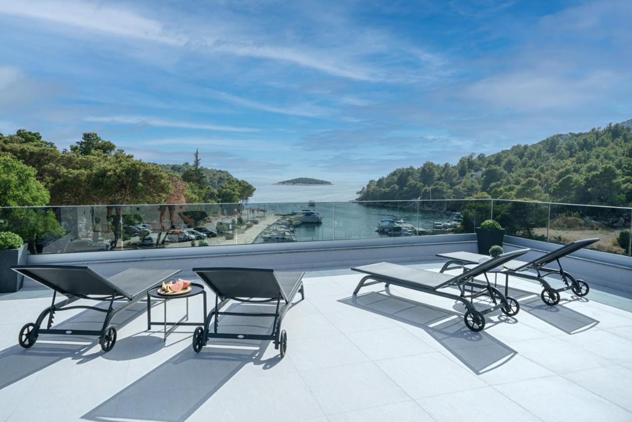 Villa Gray ตรีบูนย์ ภายนอก รูปภาพ
