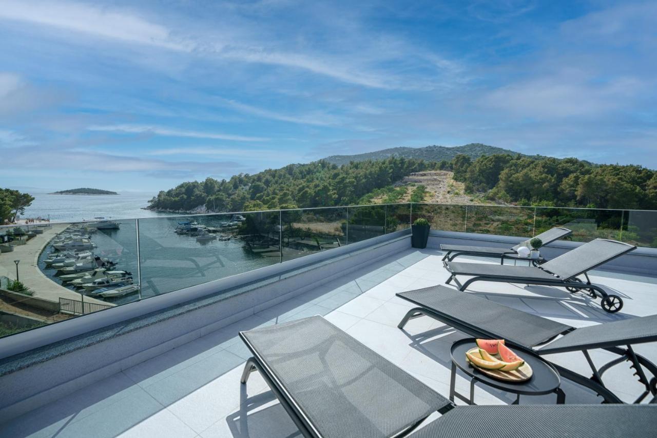Villa Gray ตรีบูนย์ ภายนอก รูปภาพ