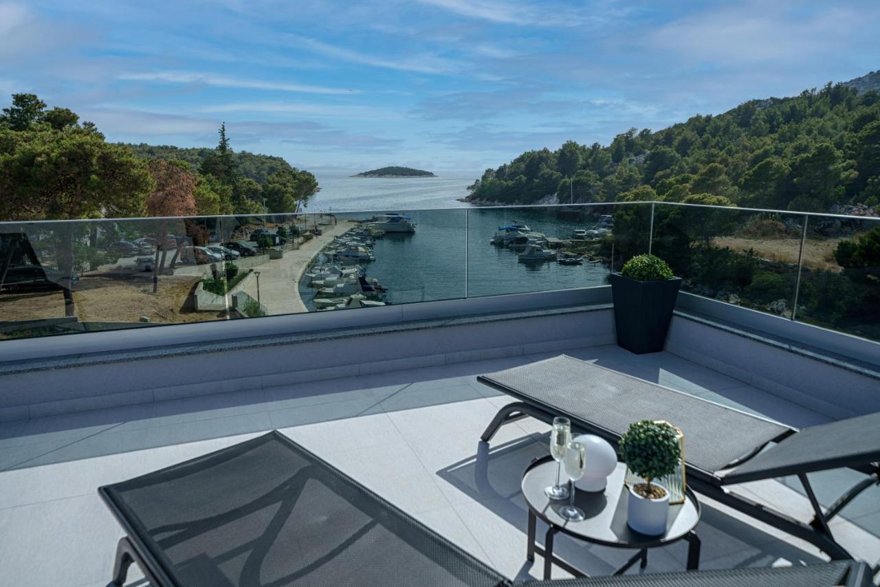 Villa Gray ตรีบูนย์ ภายนอก รูปภาพ