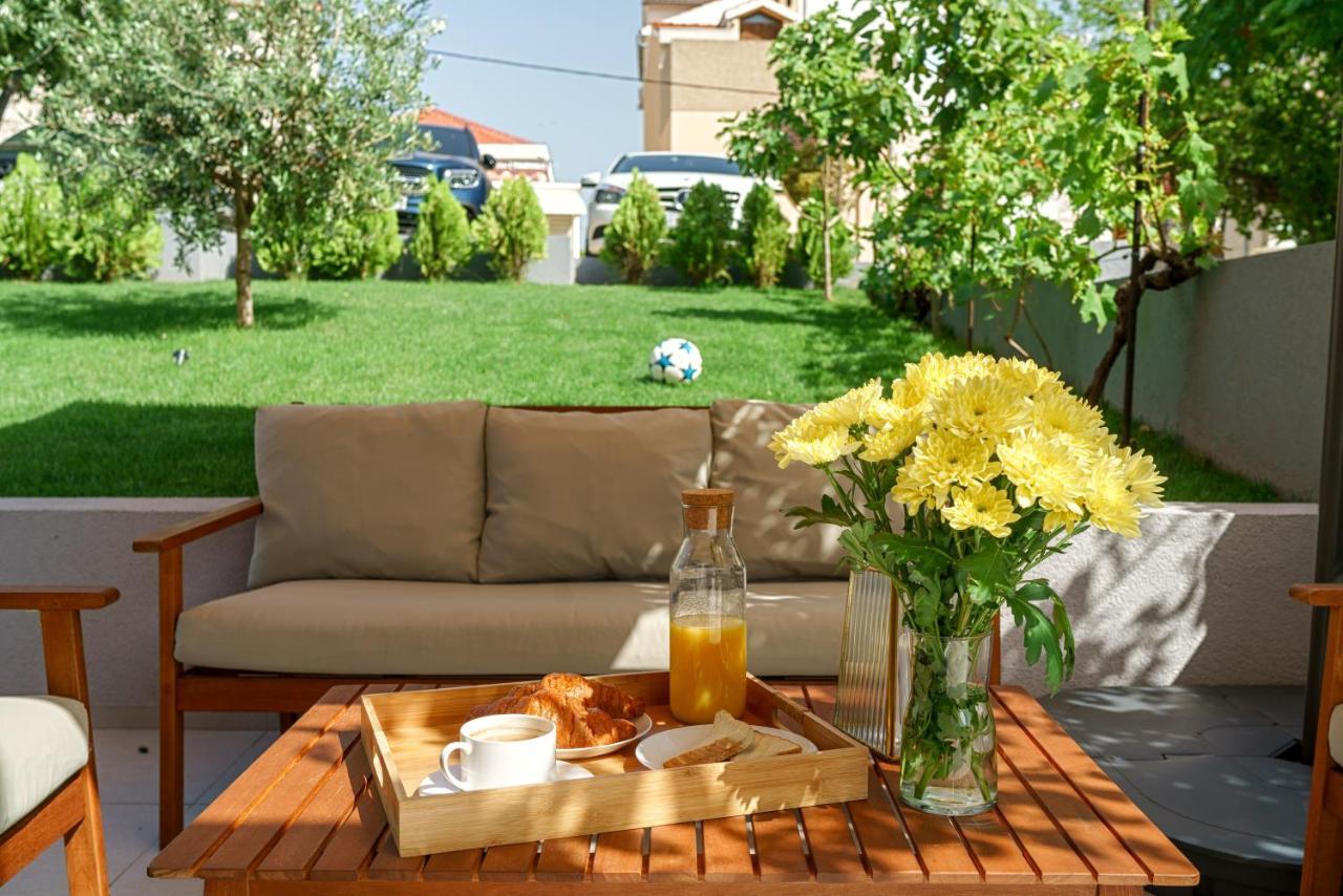 Villa Gray ตรีบูนย์ ภายนอก รูปภาพ